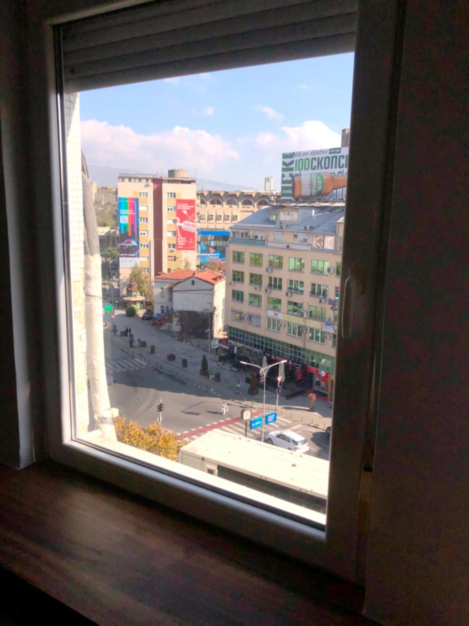 Hotel Room City Square With Great View No Parking Skopje Bagian luar foto